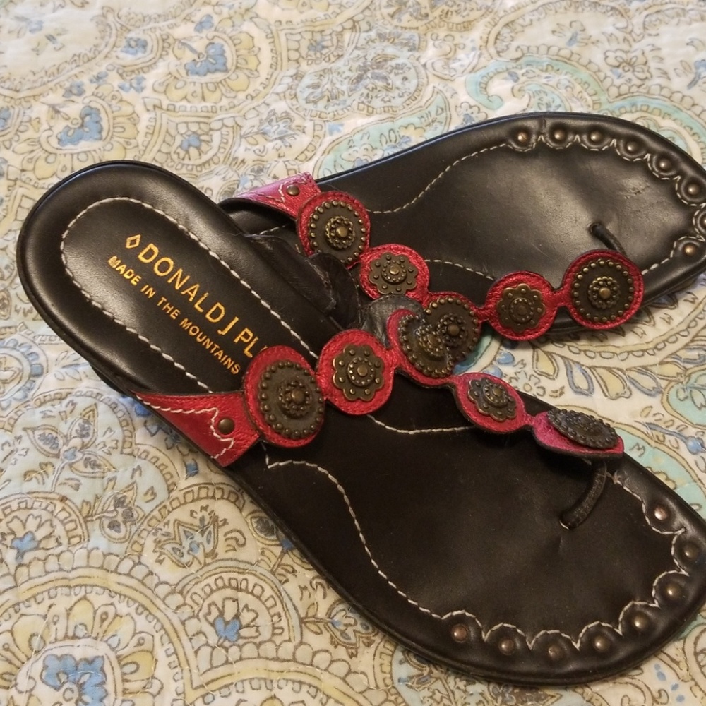 Red/Metal Medallions Sandels